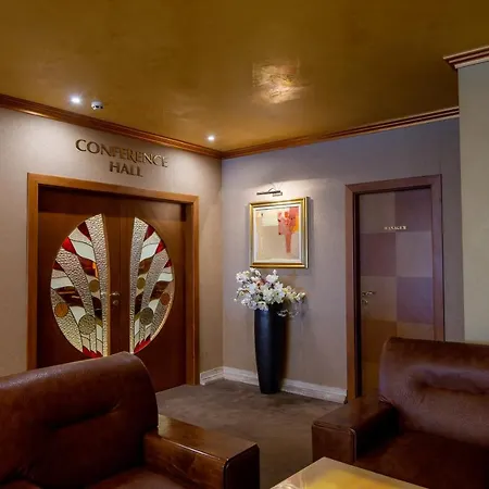 Hotell Mistral 4*
