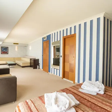 Hotell Mistral 4*