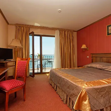 米斯特拉尔酒店