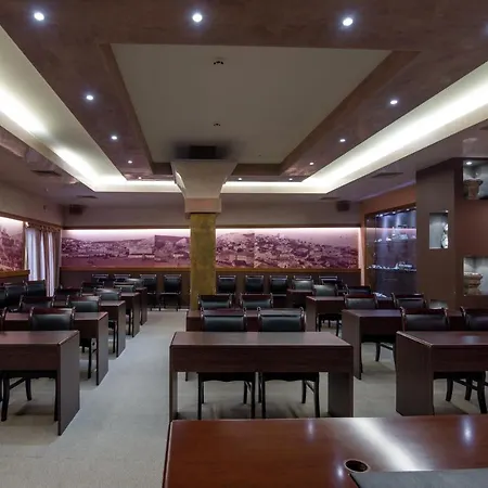 米斯特拉尔酒店