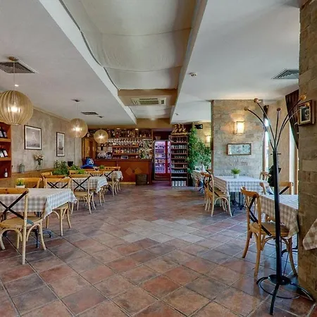 米斯特拉尔酒店 4*