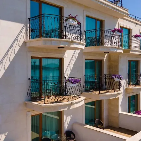 Mistral Hotel 4*