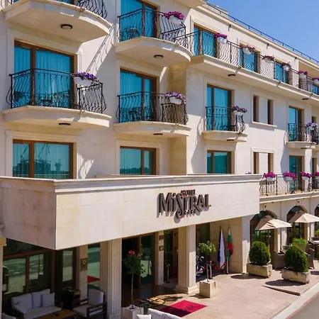 米斯特拉尔酒店