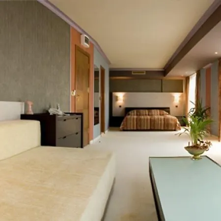 米斯特拉尔酒店