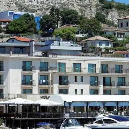 Otel Mistral 4*