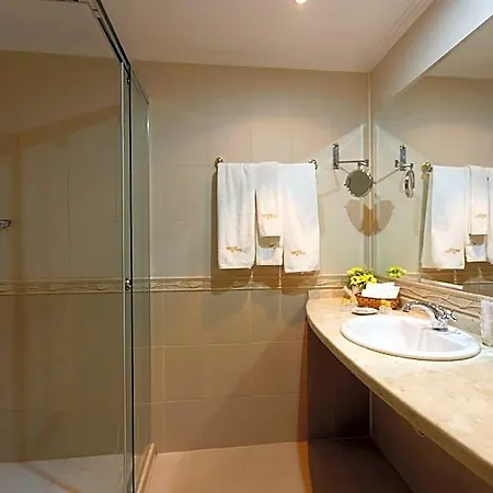 Mistral Otel 4*